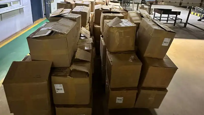 Kargo Şirketinin Deposunda Yüz Binlerce Lira Değerinde Kaçak Tütün Ele Geçirildi