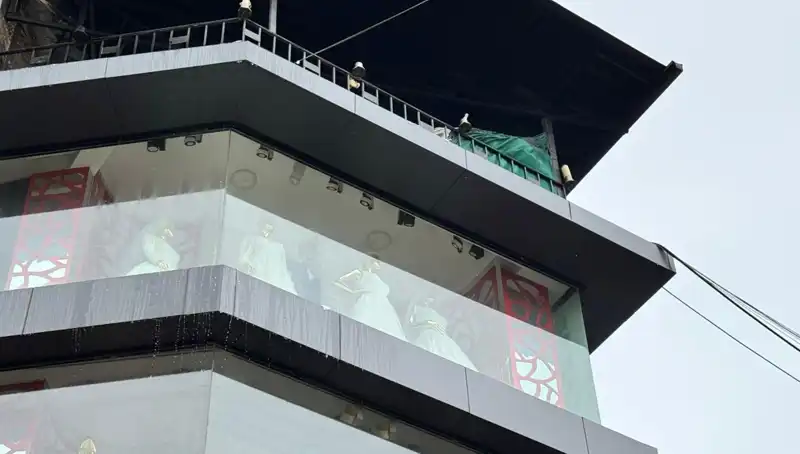Giyim Mağazası Alev Alev Yanarken Müşteriler Panik İçinde Fırladı