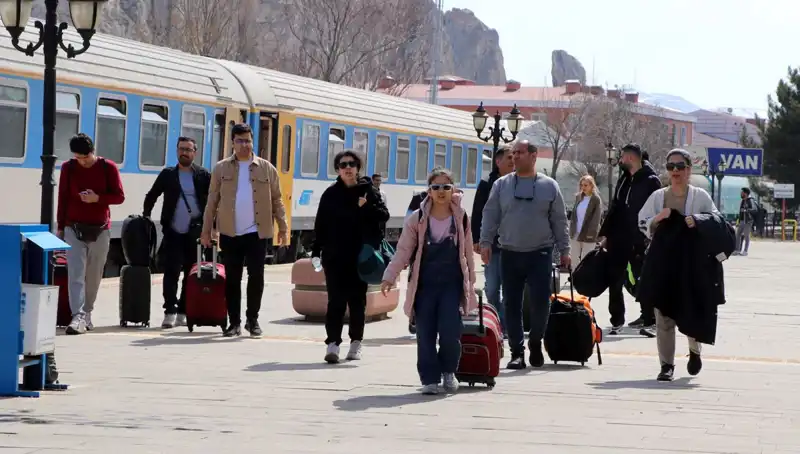 İranlı Turistlerin Nevruz'da Van'a Yoğun İlgi Gösterme Nedeni