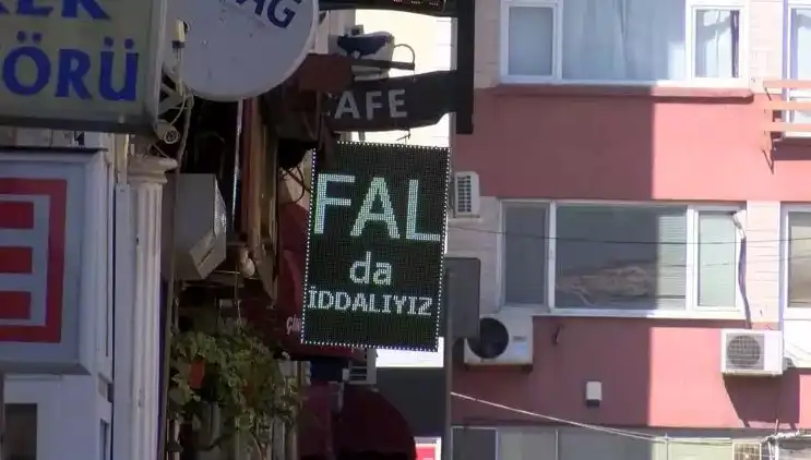 Fal Bakmanın Suçu: Para Karşılığı Fala Hapis Cezası Geliyor