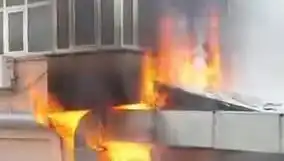 İstanbul'da Kafede Çıkan Yangın, Alevlere Müdahele Devam Ediyor