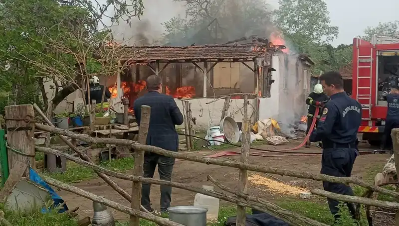 Elektrik Kontağından Çıkan Yangın, Evin İçini Kül Etti!