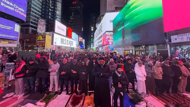 New York Times Meydanı’nda Teravih Namazı: Kültürel Bir Buluşma ve İbadet