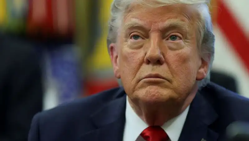 Trump'ın İddialı Açıklamaları: "Hem Ülkeyi Hem Dünyayı Yönetiyorum"