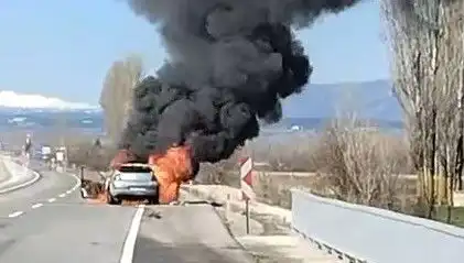 Kütahya'da Otomobil Yangını: Seyir Halindeyken Korkutan Anlar