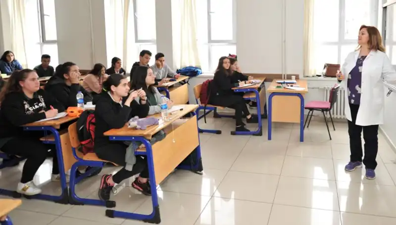 2025 MEB Lise Kayıt Tarihleri: LGS ile Liselere Nasıl Kayıt Yapılır?