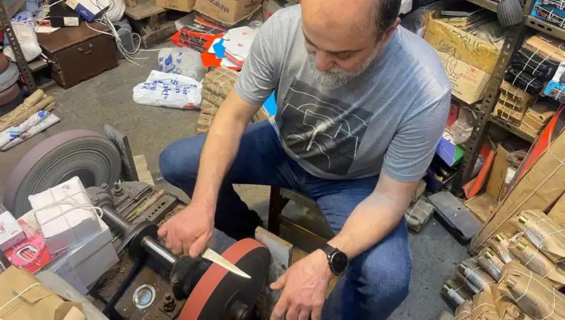 Enginar Hasadı: O Usta Ellerle Tanışın, Gelin Sebze Bıçakçılığına Adım Atın!
