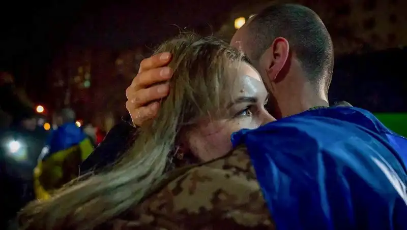 Ukrayna ve Rusya Arasında Savaş Esiri Takası: 350 Hayat Kesişti!