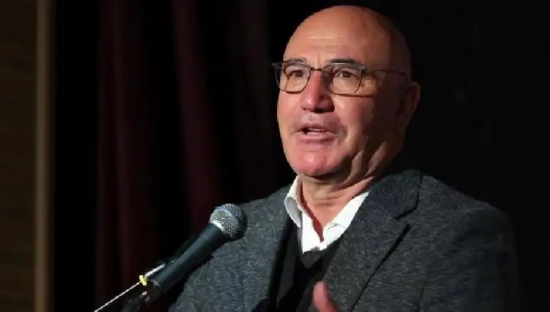 Sosyal Medyada Gündem Olan Milletvekili: Mahmut Tanal'ın Hayatı ve Siyasi Kariyeri