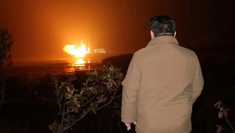 Kuzey Kore’nin Silahlanma Politikası: Faturayı Kim Ödüyor?
