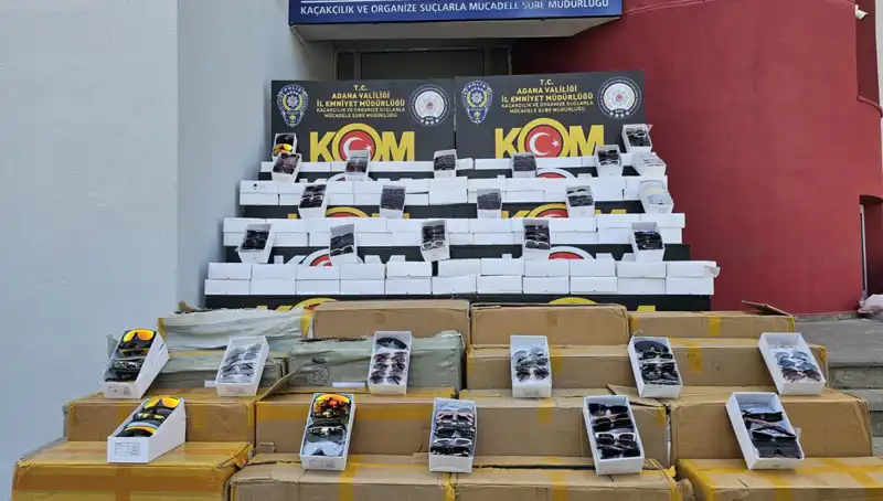 Adana'da 12 Bin Kaçak Güneş Gözlüğü Ele Geçirildi: Kaçakçılığa Son!