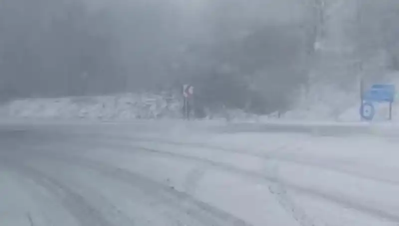Hava Durumu Şaşırtıyor: 48 İlde Üç Mevsim Bir Arada!