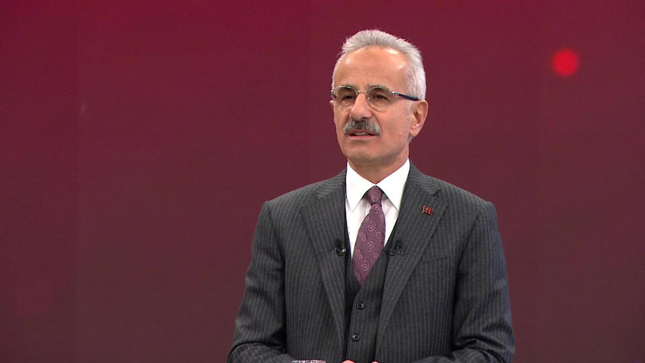 Bakan Uraloğlu, Sosyal Medyaya Düzenleme Getirilecek