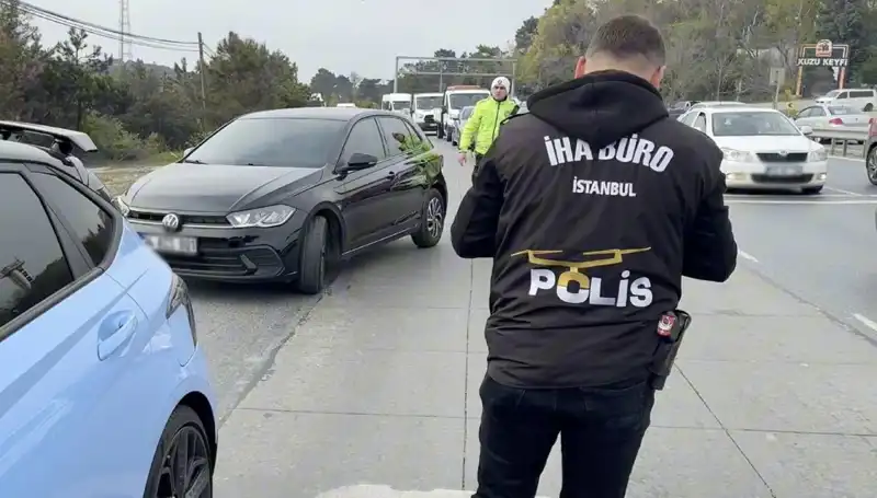 Emniyet Şeridini İhlal Eden Sürücü, Suçunu Olay Yeriyle Mi Kapatmaya Çalıştı?