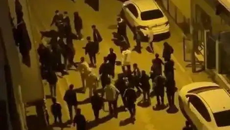 Esenyurt'ta Sopalı İki Genç Grupları Arasında Meydana Gelen Kavga Neden Oldu?