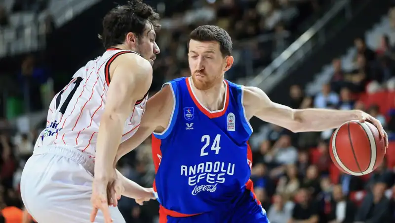 Anadolu Efes Euroleague'de Şampiyonluk İçin Hayati Maçta Sahne Alacak