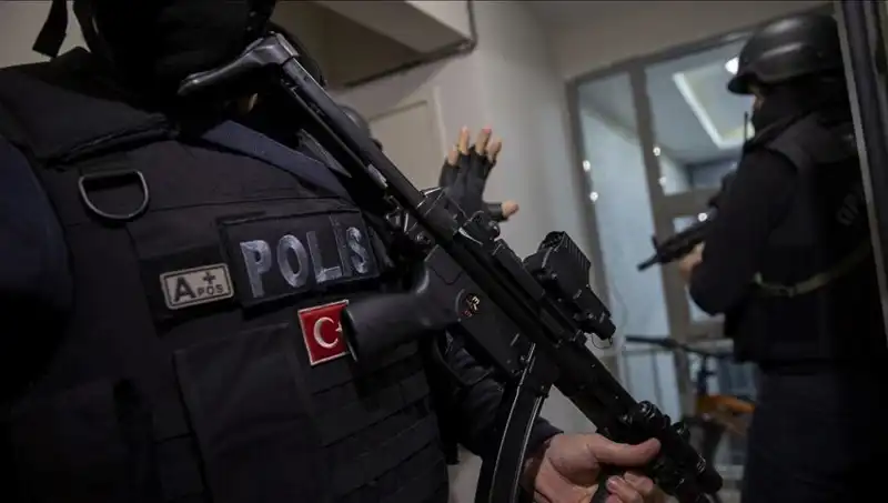 Samsun'da Narkotik Operasyonu: 3 Bin 962 Sentetik Ecza Hapı Ele Geçirildi!