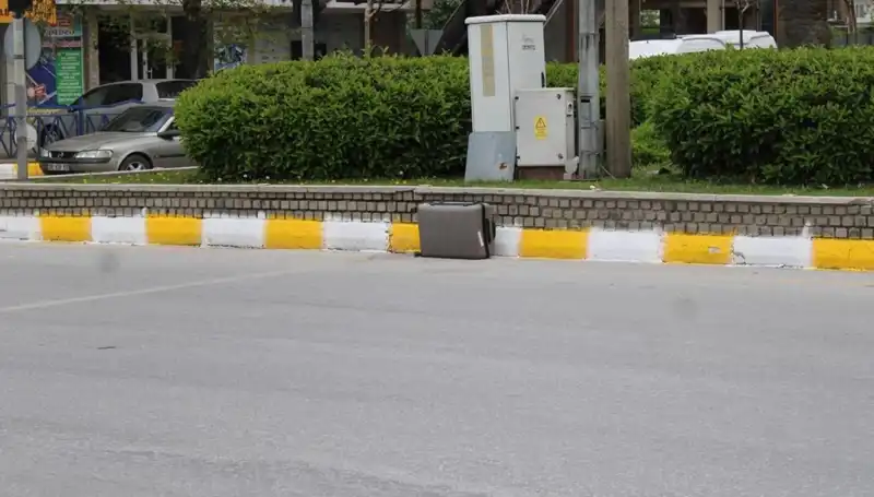 Minibüsten Düşen Valiz, Polisi Harekete Geçirdi: Olayın Ayrıntıları