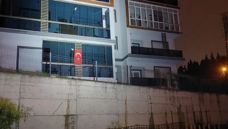 Sakarya'da Riske Giren 4 Katlı Apartman Acilen Tahliye Edildi