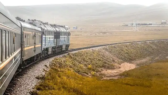 Pensilvanya'da Trajik Tren Kazası: Raylar Üzerindeki 3 Kişiye Çarptı