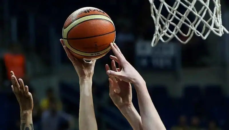 Kadın Basketbolunda Dev Kafa Kafaya: Fenerbahçe ve Beşiktaş Yarı Finalde Mücadele Edecek