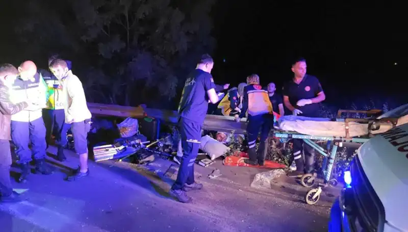 Minibüs Kazasında Hayatını Kaybedenler ve Yayaların Dramı