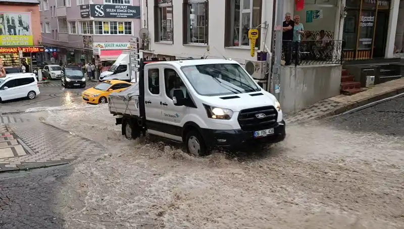 10 Dakika Süren Sağanak, Şehri Su Altında Bıraktı!