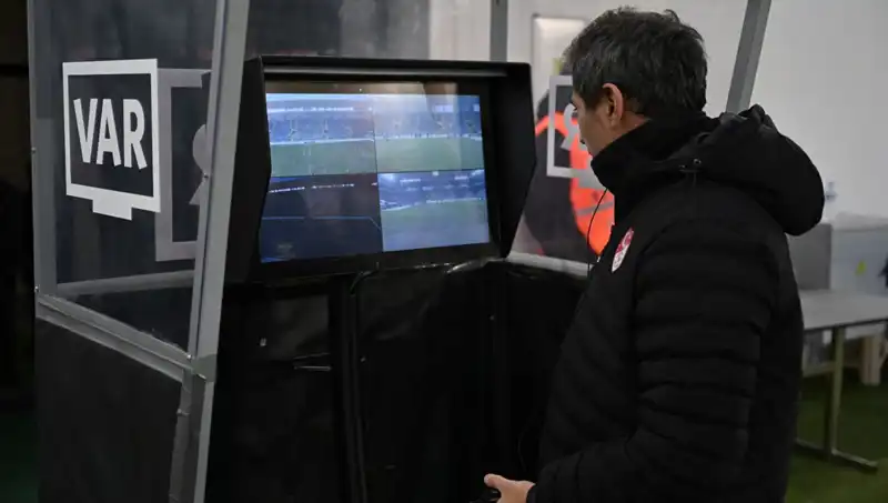 Beşiktaş-Gaziantep FK Maçında Alman VAR Hakemiyle Tarihi Bir Deneyim