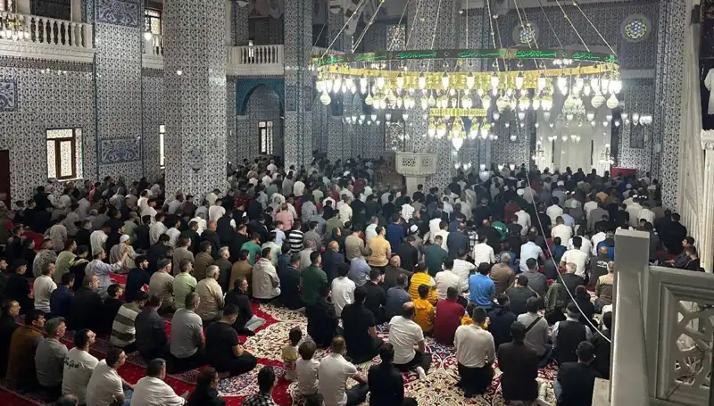 Iğdır'da İlk Bayram Namazı Coşkuyla Kılındı: Tradisyonlar Canlandı