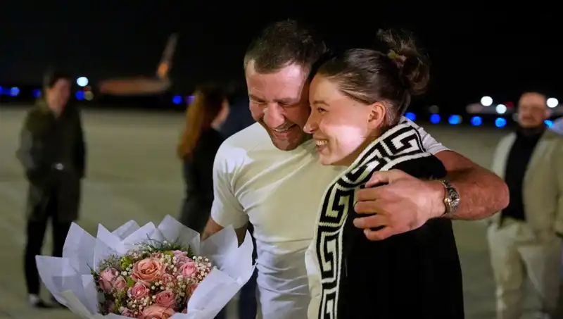 Rusya’da Serbest Bırakılan Balerin ve Sevgilisiyle Yaşanan Duygusal Mücadele
