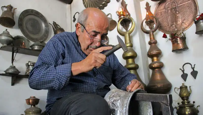 50 Yıldır İşi Sanata Dönüştüren Usta: Yarım Asırlık Bir Serüven