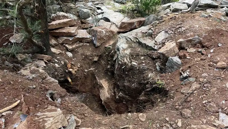 Eski Vali ve Emekli Albay Define Peşinde Yakalandı, Olay Şaşırttı!
