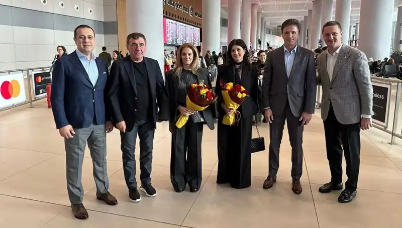 Hagi ve Popescu: İstanbul'un Futbol Yazgısını Değiştiren İki Efsane