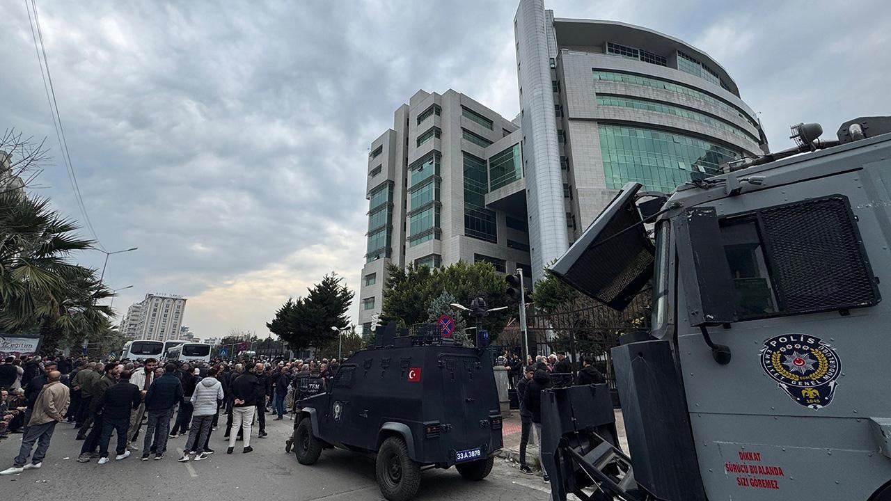 Akdeniz Belediye Başkanı Sarıyıldız'a Yerine Görevlendirme Yapıldı