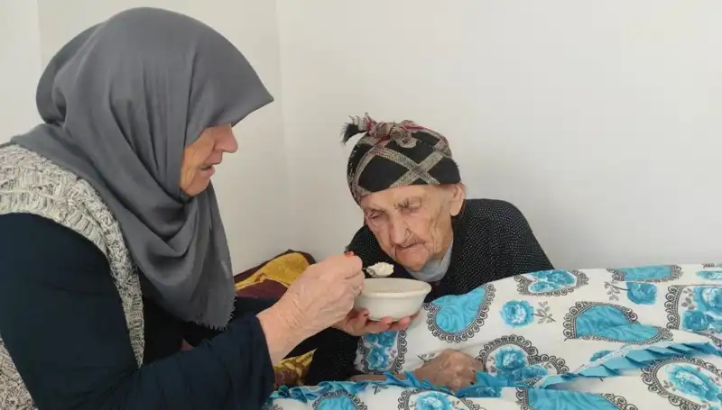 102 Yaşındaki Kezik Nine: Hayatında Hiç Doktora Gitmediği Besin Sırrı