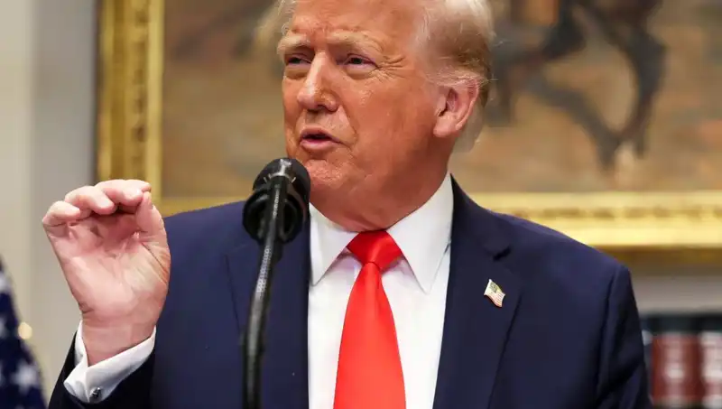 Trump'ta Gizemli Değişim: Elindeki Yeni İzler Ne Anlama Geliyor?