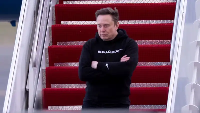 Elon Musk'ın Avukatlarından Dikkat Çeken Savunma: "Bilgisayar Kullanmadığını İddia Ediyor"