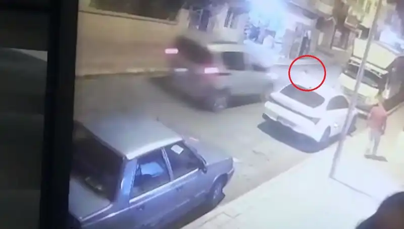 Yola Fırlayan Çocuğa Hafif Ticari Araç Çarptı: Olayın Ayrıntıları