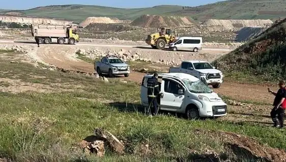 Mardin'de Trafik Kazası: Dört Kişi Yaralandı, Detaylar Şok Edici!