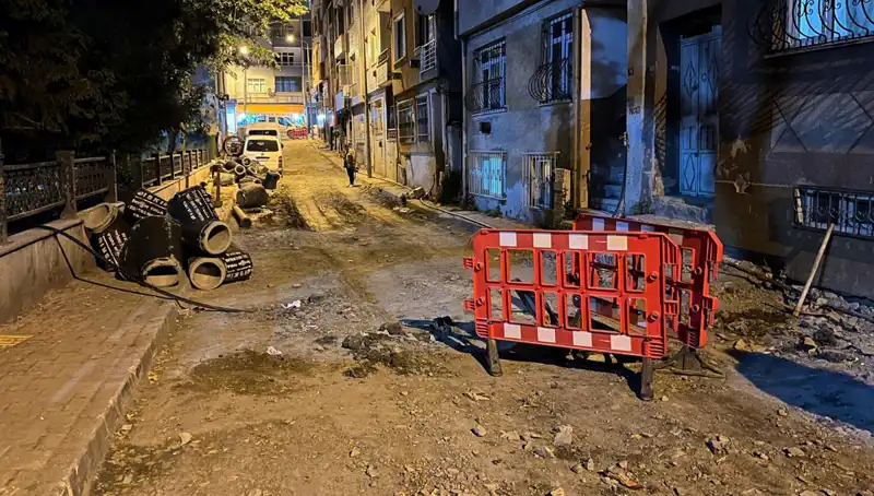 Bayrampaşa'da Altyapı Çalışmalarında Rögar Kapağı Patladı: Olayın Ardında Yatan Gerçekler