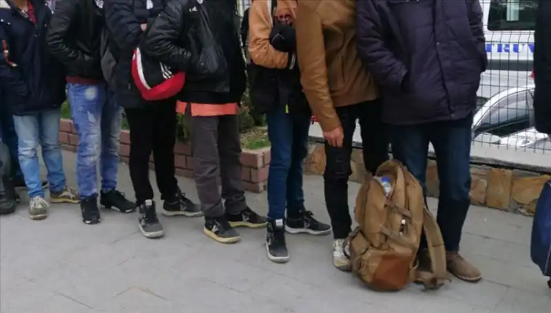 Edirne'de 10 Düzensiz Göçmen Yakalandı: Olayın Detayları