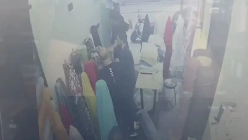 Döverek Öldürdüler: 6 Sanık Hakkında Davanın Detayları
