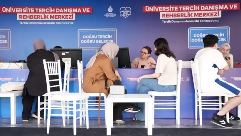 İstanbul’da 24 Noktada Açılan İBB Tercih Danışma ve Rehberlik Merkezleri