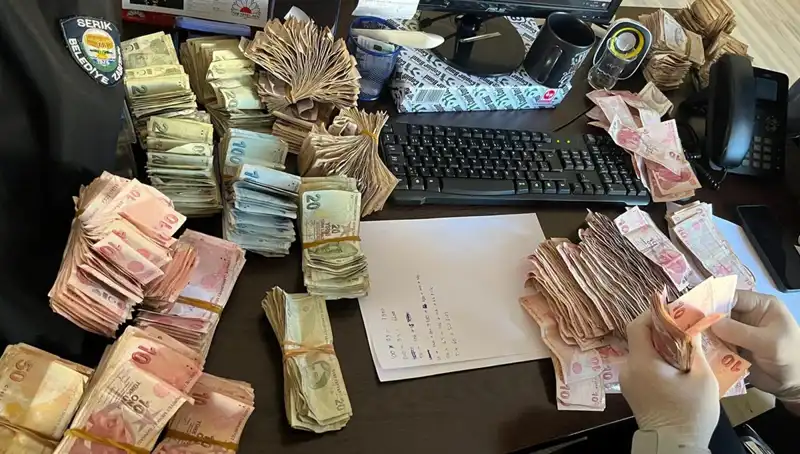 Dilencinin Üzerinden Çıkan Binlerce TL, Sokaklarda Şok Yarattı!