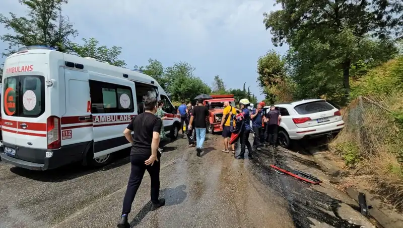 Sakarya'da Feci Kaza: Kamyonet ve Cip Çarpıştı, 5 Yaralı!