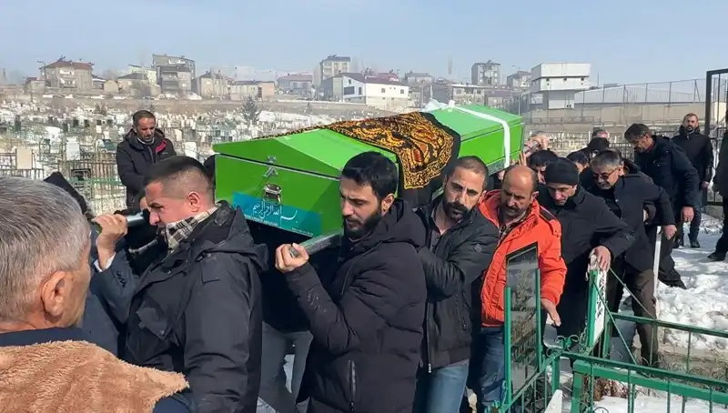 Genç Kızın Trajik Ölümü: Elektrik Akımına Kapıldı, Sonra Defnedildi