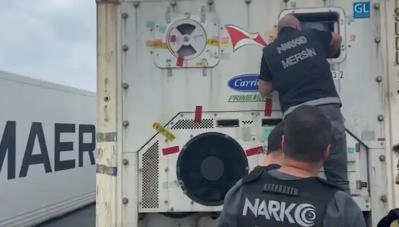 Mersin'de Uyuşturucu Operasyonunda 200 Kilo Tütün Ele Geçirildi