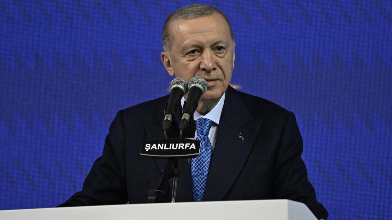 Cumhurbaşkanı Erdoğan'dan sert açıklamalar: Terörle demokrasi yan yana olmaz