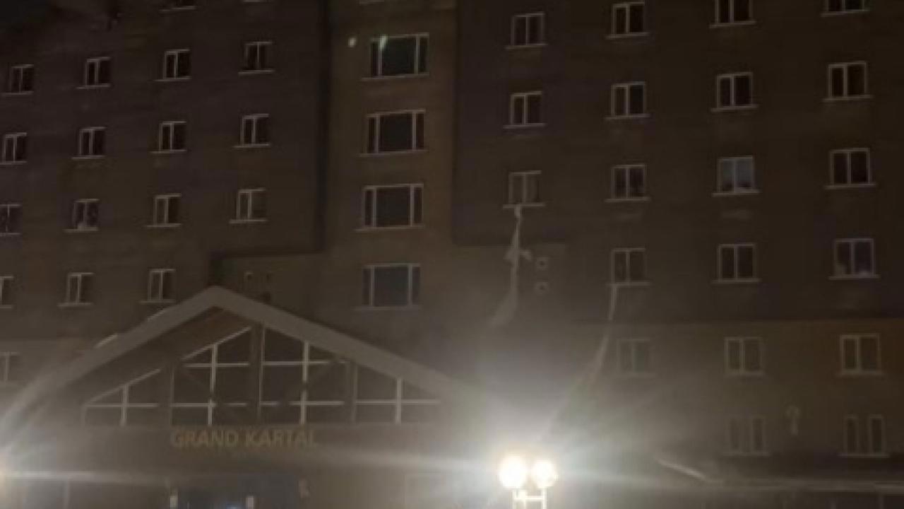 Otel Yangınında Çıkan İlginci Kurtarma Yöntemi