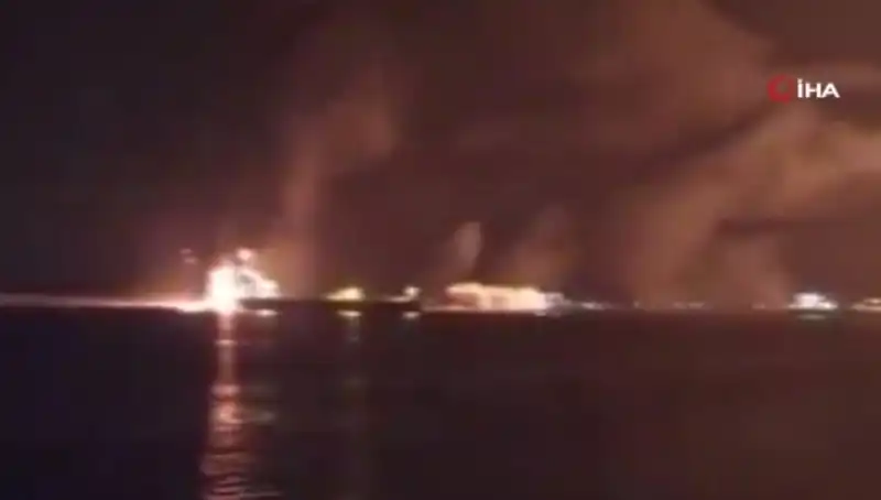Yemen'deki Yakıt Limana Saldırının Arkasında Ne Var?